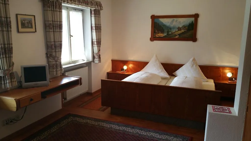 Guest house Villa Bergkristall Eschenlohe