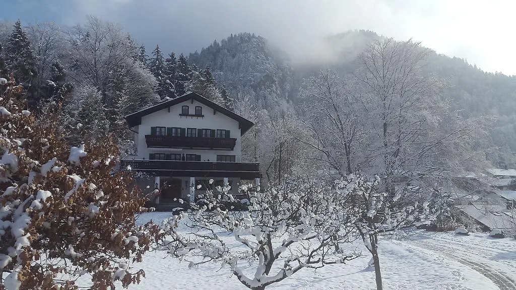 Villa Bergkristall Eschenlohe Gæstehus
